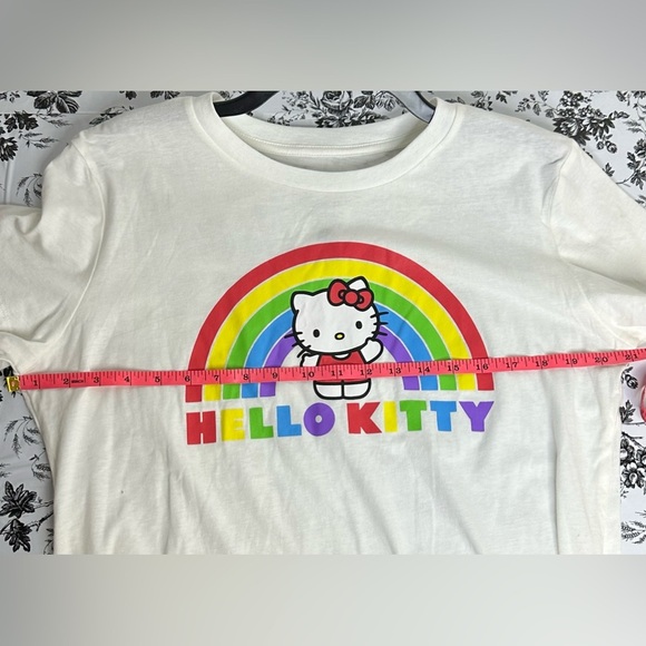 San Rio Hello Kitty Tshirt JUNIOR XL 15/17. - Picture 3 of 3